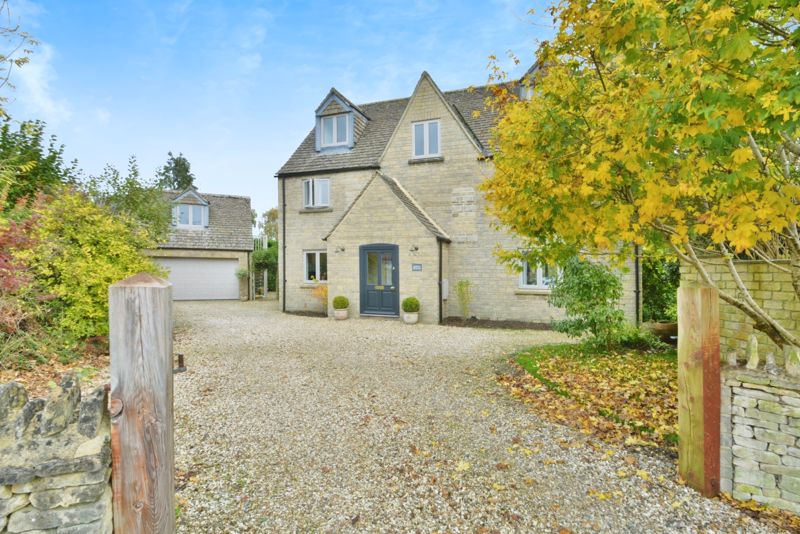 Cotswold stone wall entrance- click for photo gallery